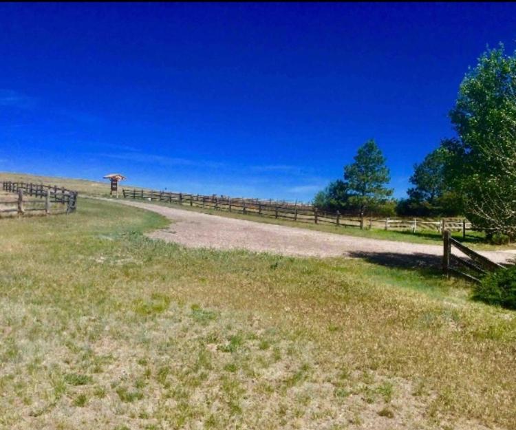 Yellowstone Cattle Baron Ensuite, Private Entrance & Parking - Prairie Rose B&B Τσεγιέν Εξωτερικό φωτογραφία