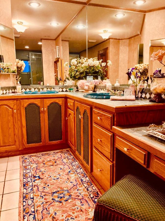 Yellowstone Cattle Baron Ensuite, Private Entrance & Parking - Prairie Rose B&B Τσεγιέν Εξωτερικό φωτογραφία