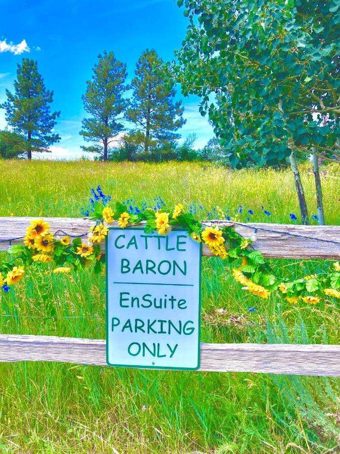 Yellowstone Cattle Baron Ensuite, Private Entrance & Parking - Prairie Rose B&B Τσεγιέν Εξωτερικό φωτογραφία