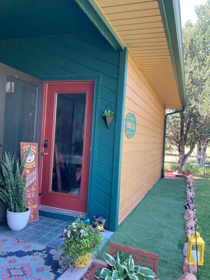Yellowstone Cattle Baron Ensuite, Private Entrance & Parking - Prairie Rose B&B Τσεγιέν Εξωτερικό φωτογραφία