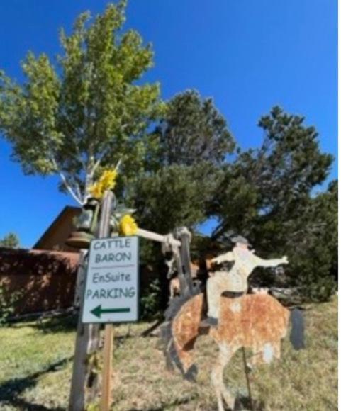 Yellowstone Cattle Baron Ensuite, Private Entrance & Parking - Prairie Rose B&B Τσεγιέν Εξωτερικό φωτογραφία